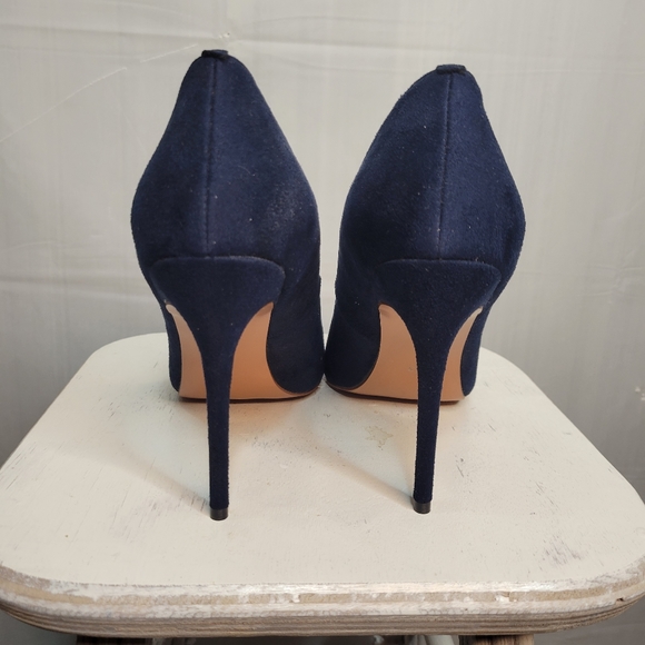 Navy Pumps with Gold Spike Tip 42 - Picture 3 of 4